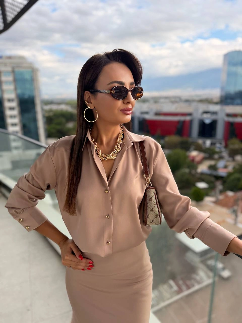 Vizon%20Gold%20Düğmeli%20Zara%20Tok%20Saten%20Gömlek