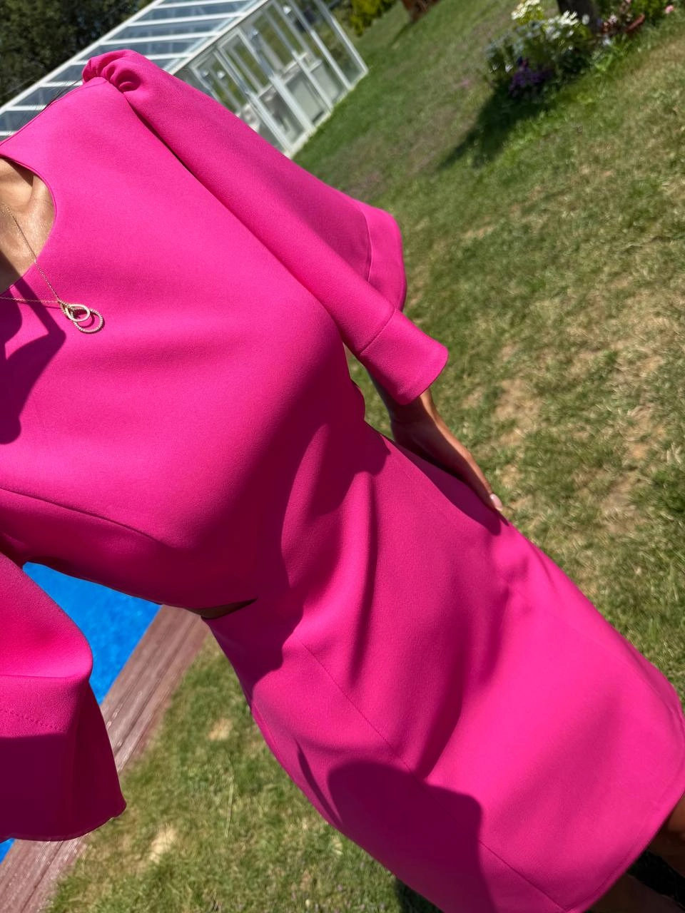 Pembe%20Bel%20Pencere%20Ve%20Kol%20Detaylı%20Double%20Atlas%20Kumaş%20Elbise