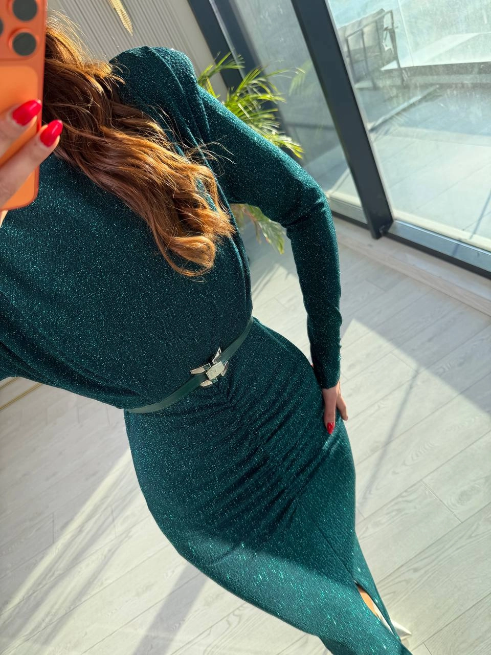 Zümrüt%20Yeşili%20Kemerli%20Drape%20Detay%20Astarlı%20Parıltılı%20Elbise