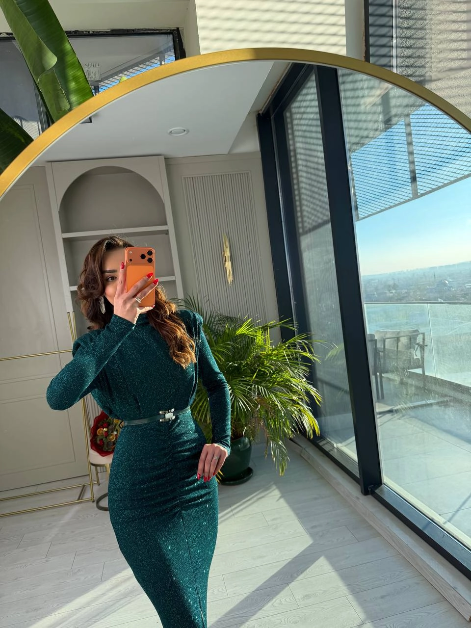 Zümrüt%20Yeşili%20Kemerli%20Drape%20Detay%20Astarlı%20Parıltılı%20Elbise