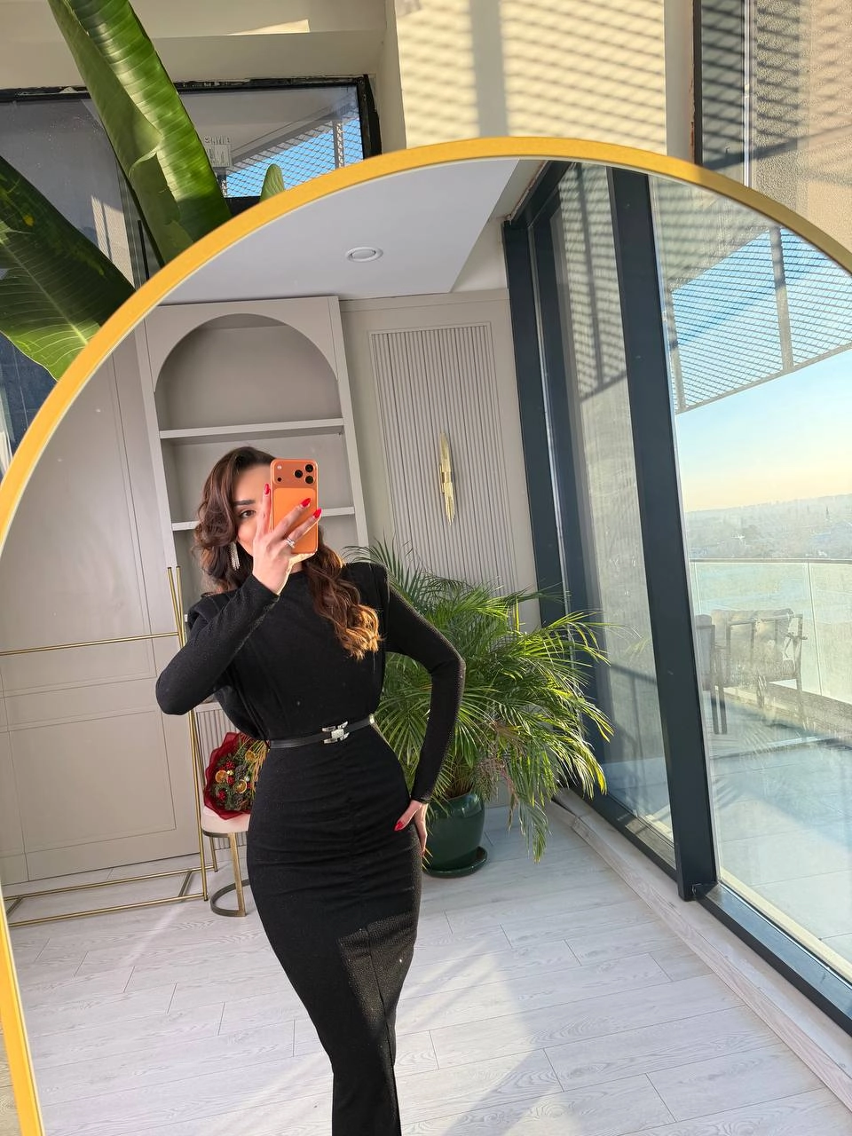 Siyah%20Kemerli%20Drape%20Detay%20Astarlı%20Parıltılı%20Elbise