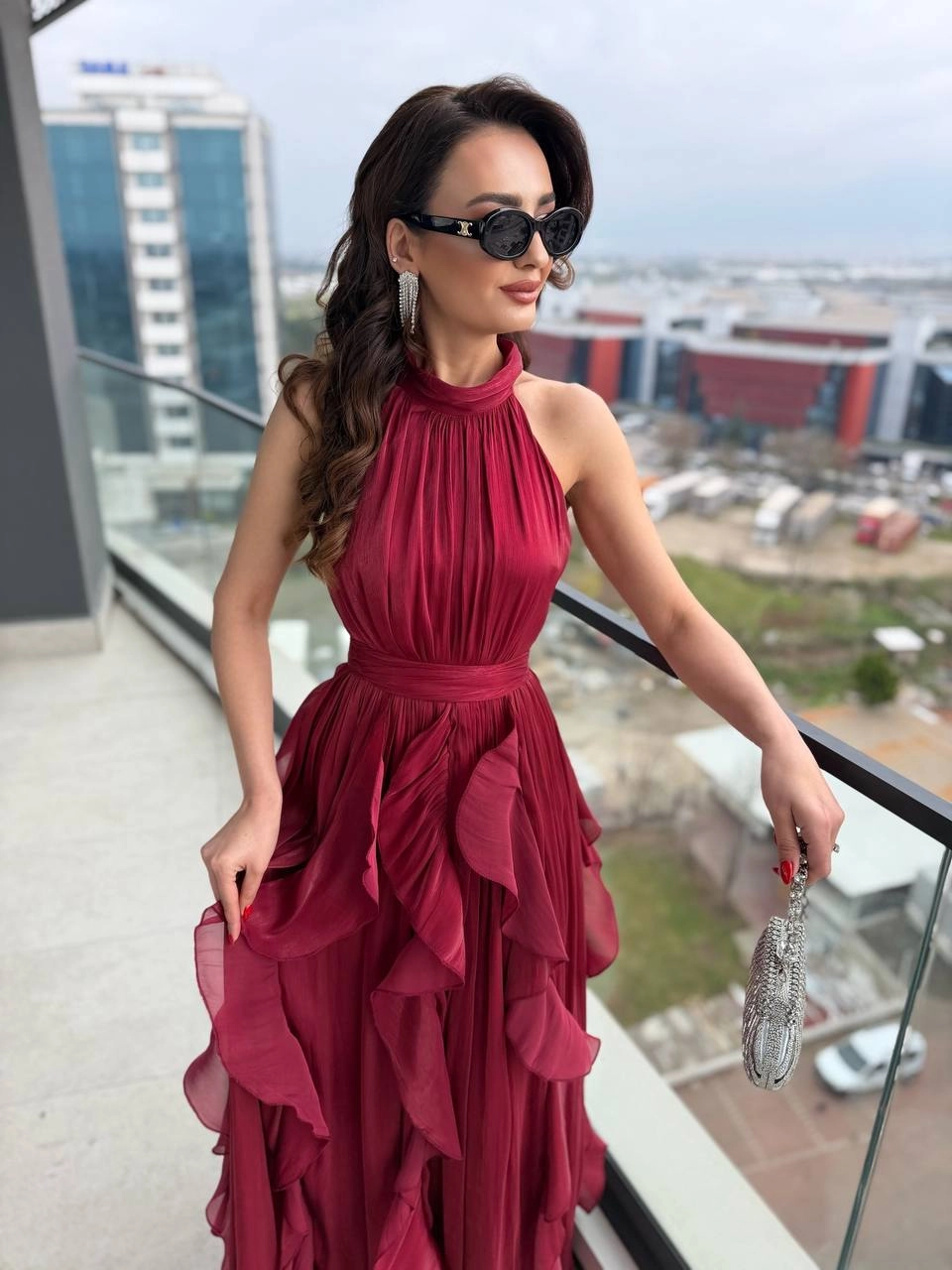 Tasarım%20Bordo%20Astarlı%20Halter%20Yaka%20İpekli%20Kumaş%20Elbise