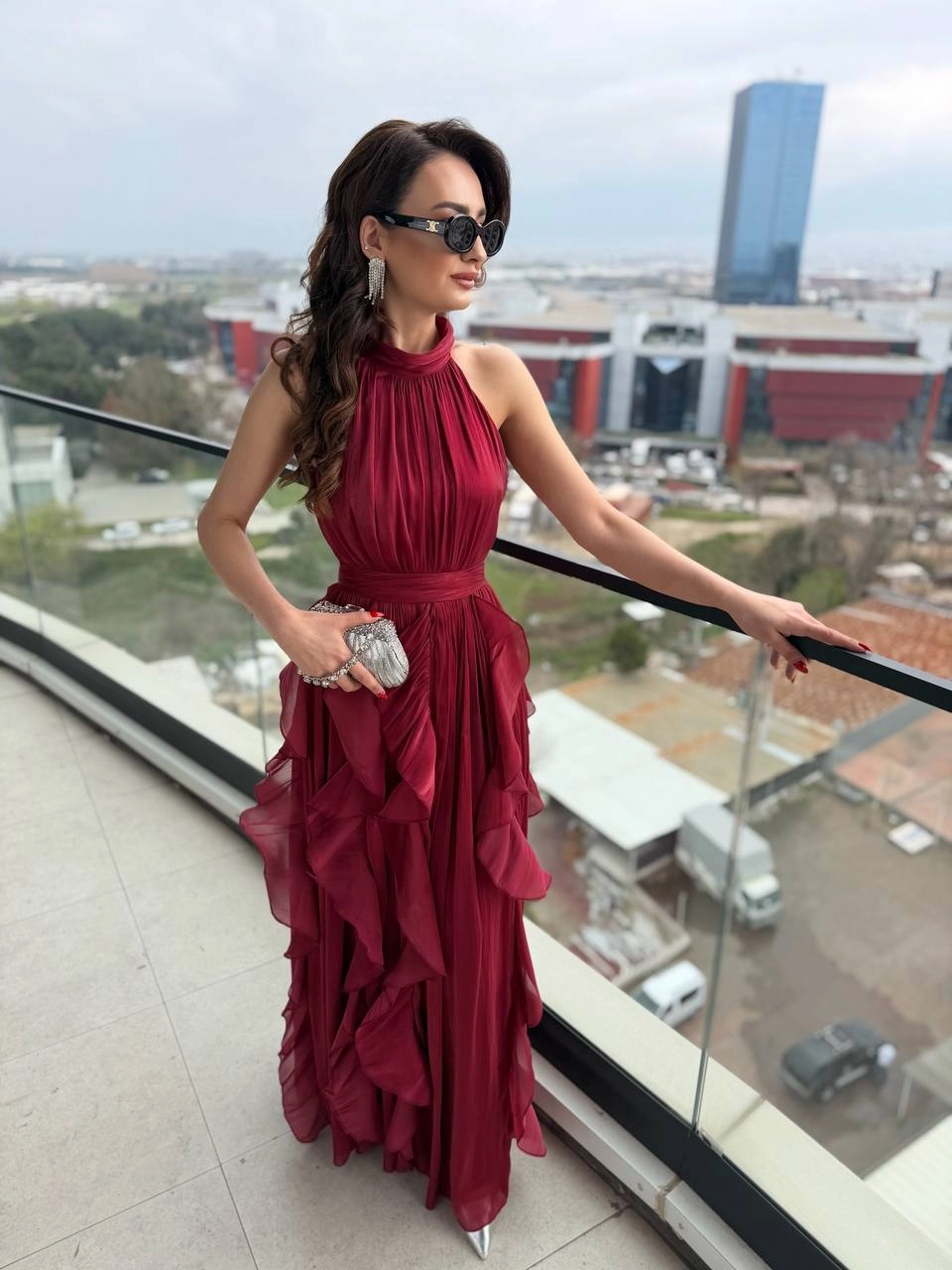 Tasarım%20Bordo%20Astarlı%20Halter%20Yaka%20İpekli%20Kumaş%20Elbise