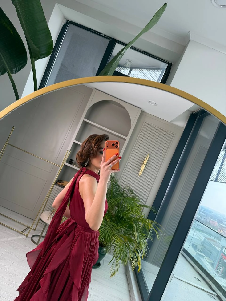 Tasarım%20Bordo%20Astarlı%20Halter%20Yaka%20İpekli%20Kumaş%20Elbise