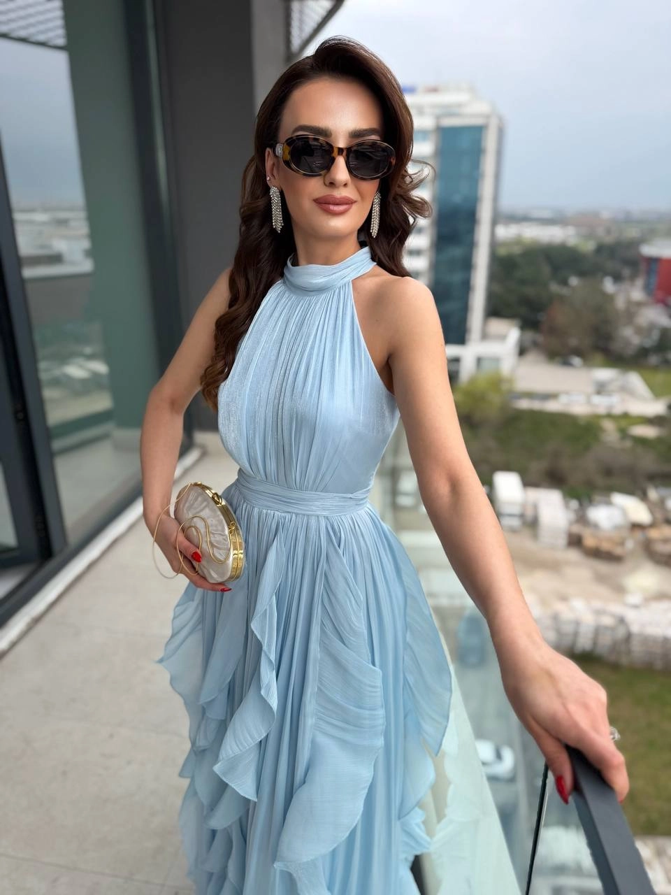 Tasarım%20Bebe%20Mavi%20Astarlı%20Halter%20Yaka%20İpekli%20Kumaş%20Elbise