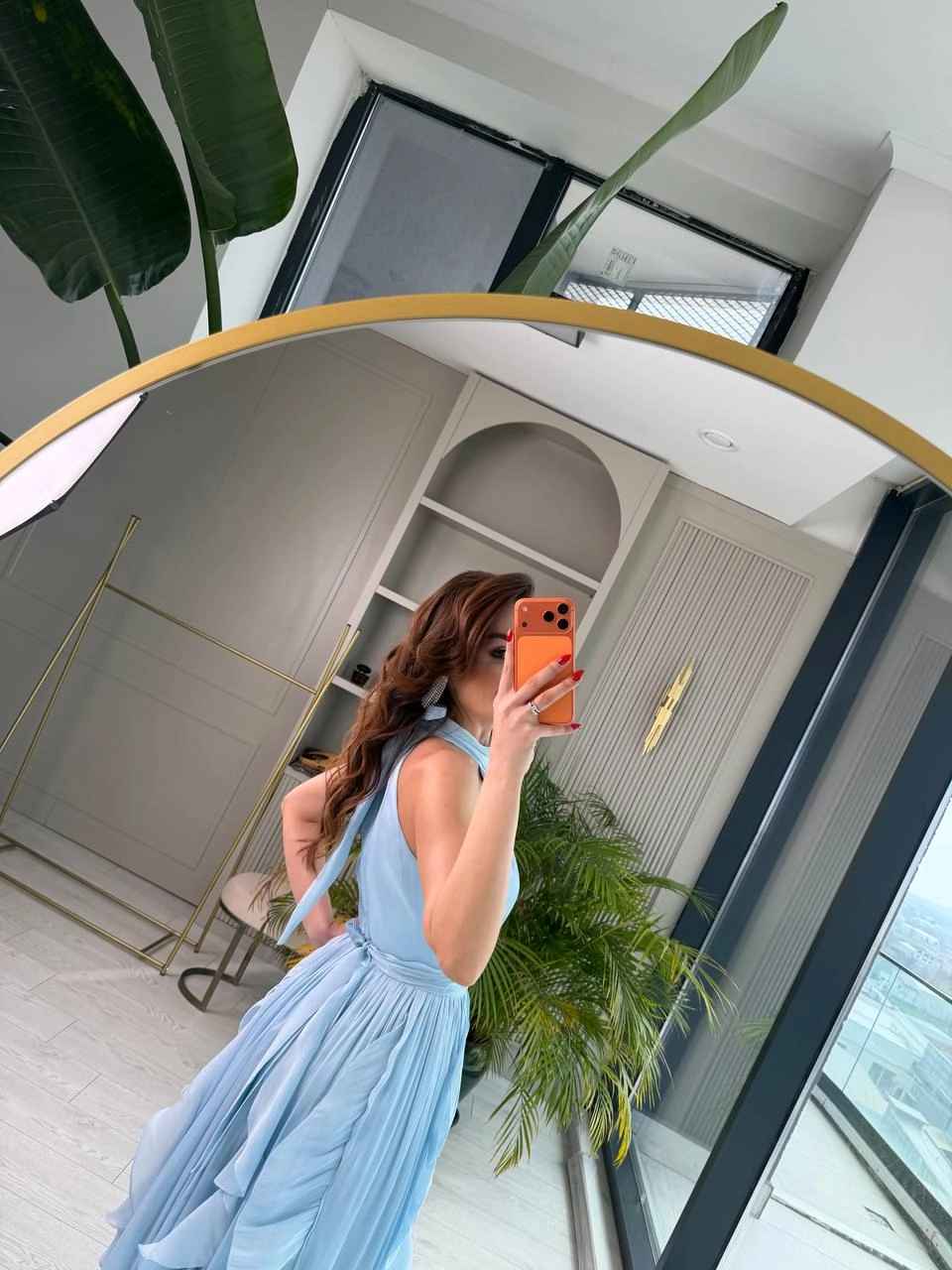 Tasarım%20Bebe%20Mavi%20Astarlı%20Halter%20Yaka%20İpekli%20Kumaş%20Elbise