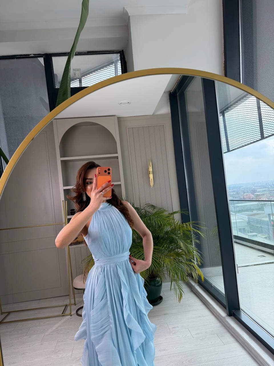 Tasarım%20Bebe%20Mavi%20Astarlı%20Halter%20Yaka%20İpekli%20Kumaş%20Elbise