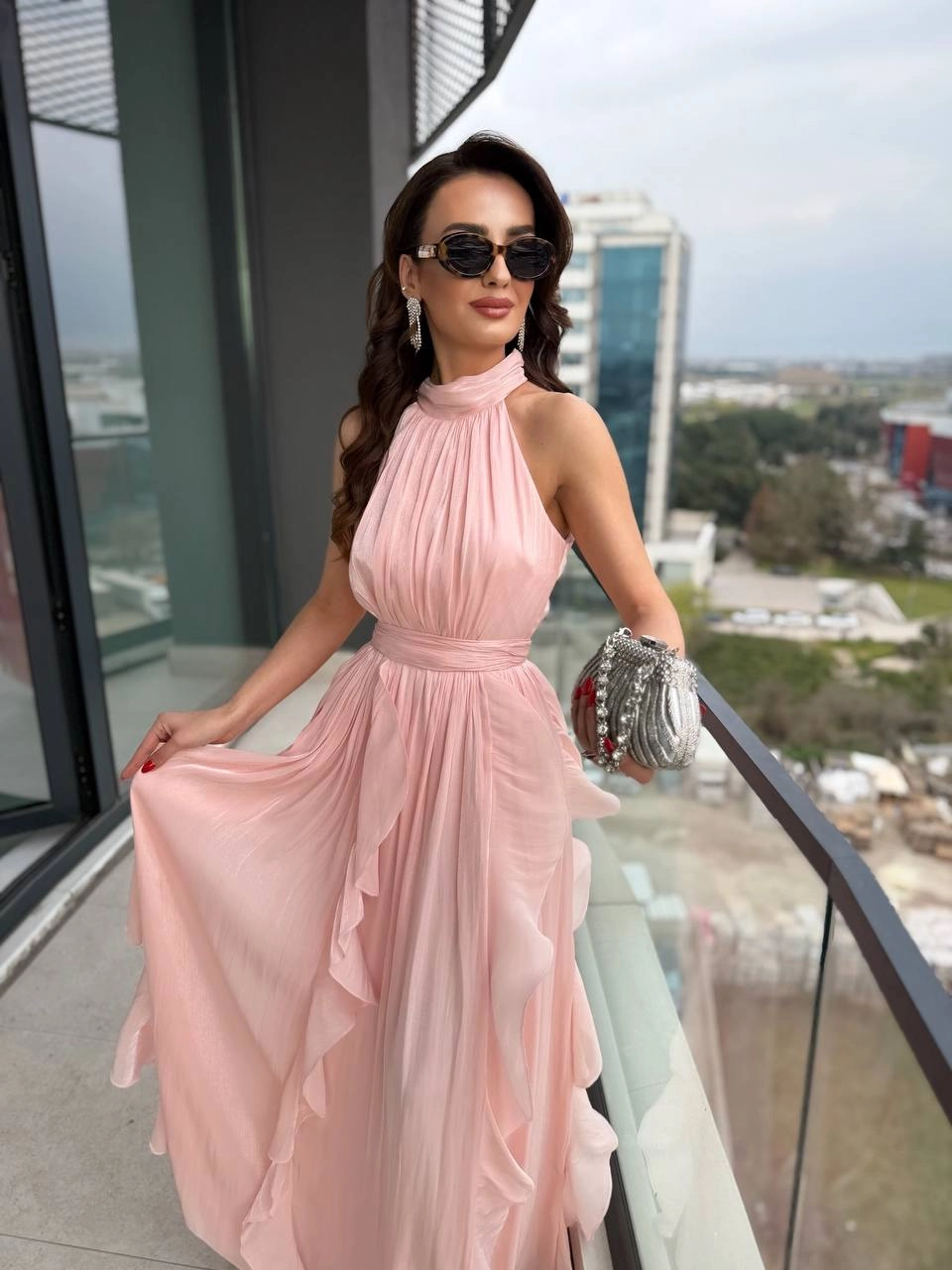 Tasarım%20Pudra%20Astarlı%20Halter%20Yaka%20İpekli%20Kumaş%20Elbise