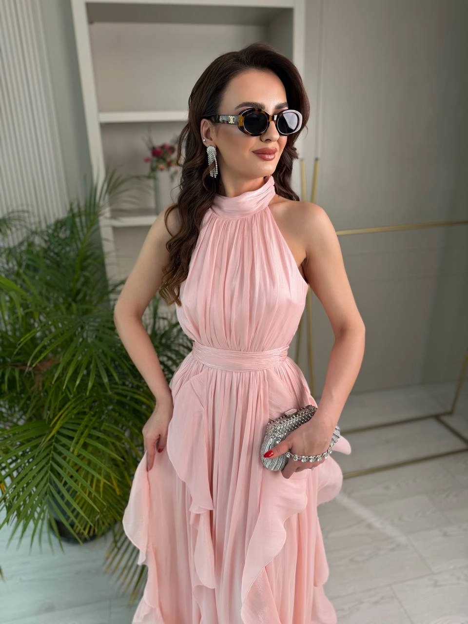 Tasarım%20Pudra%20Astarlı%20Halter%20Yaka%20İpekli%20Kumaş%20Elbise