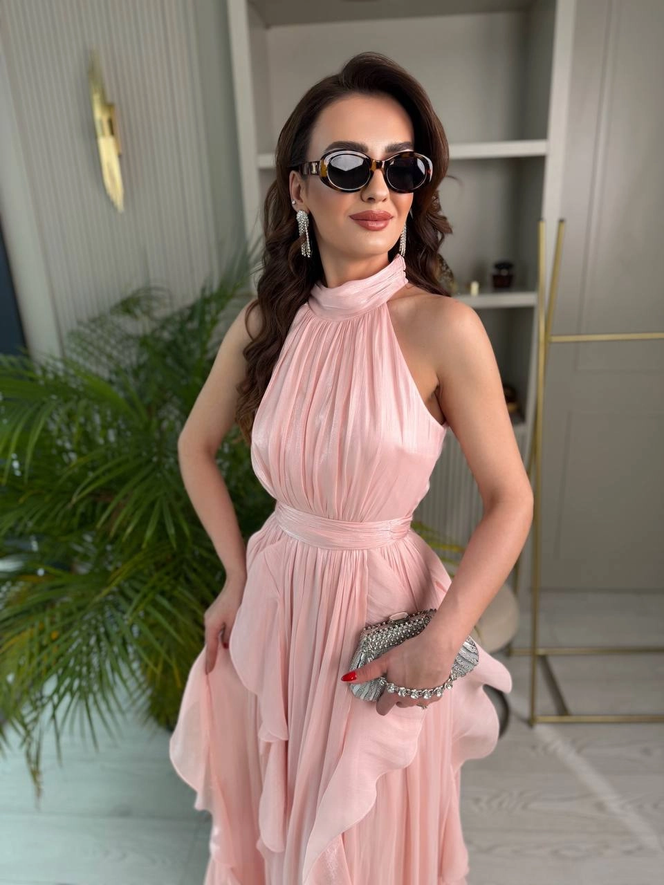 Tasarım%20Pudra%20Astarlı%20Halter%20Yaka%20İpekli%20Kumaş%20Elbise