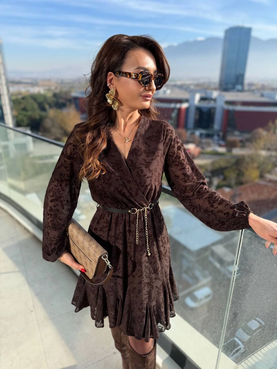 Kahverengi%20Kemeri%20Flok%20Baskılı%20Lüks%20Kalite%20Astarlı%20Şifon%20Elbise