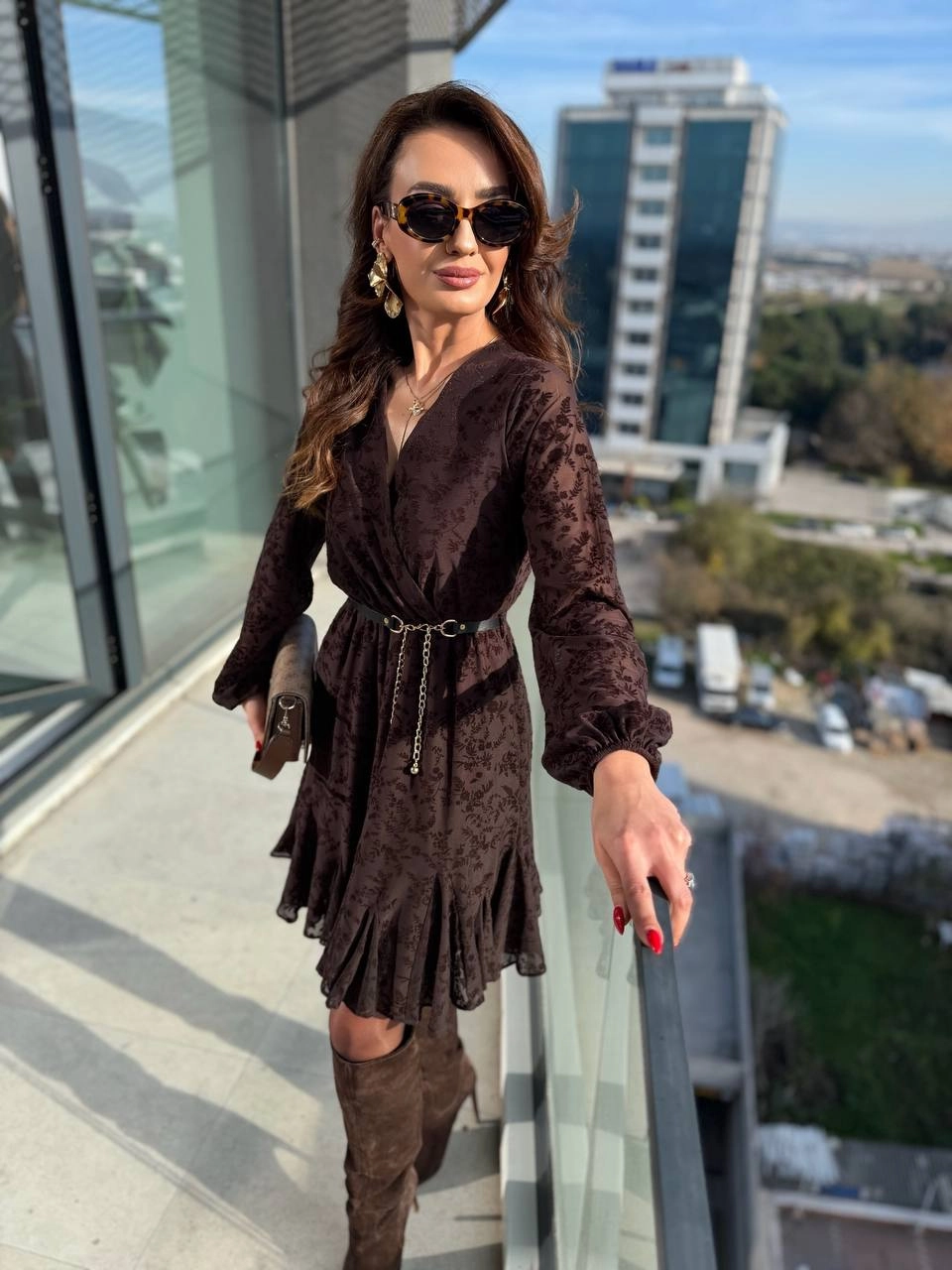 Kahverengi%20Kemeri%20Flok%20Baskılı%20Lüks%20Kalite%20Astarlı%20Şifon%20Elbise