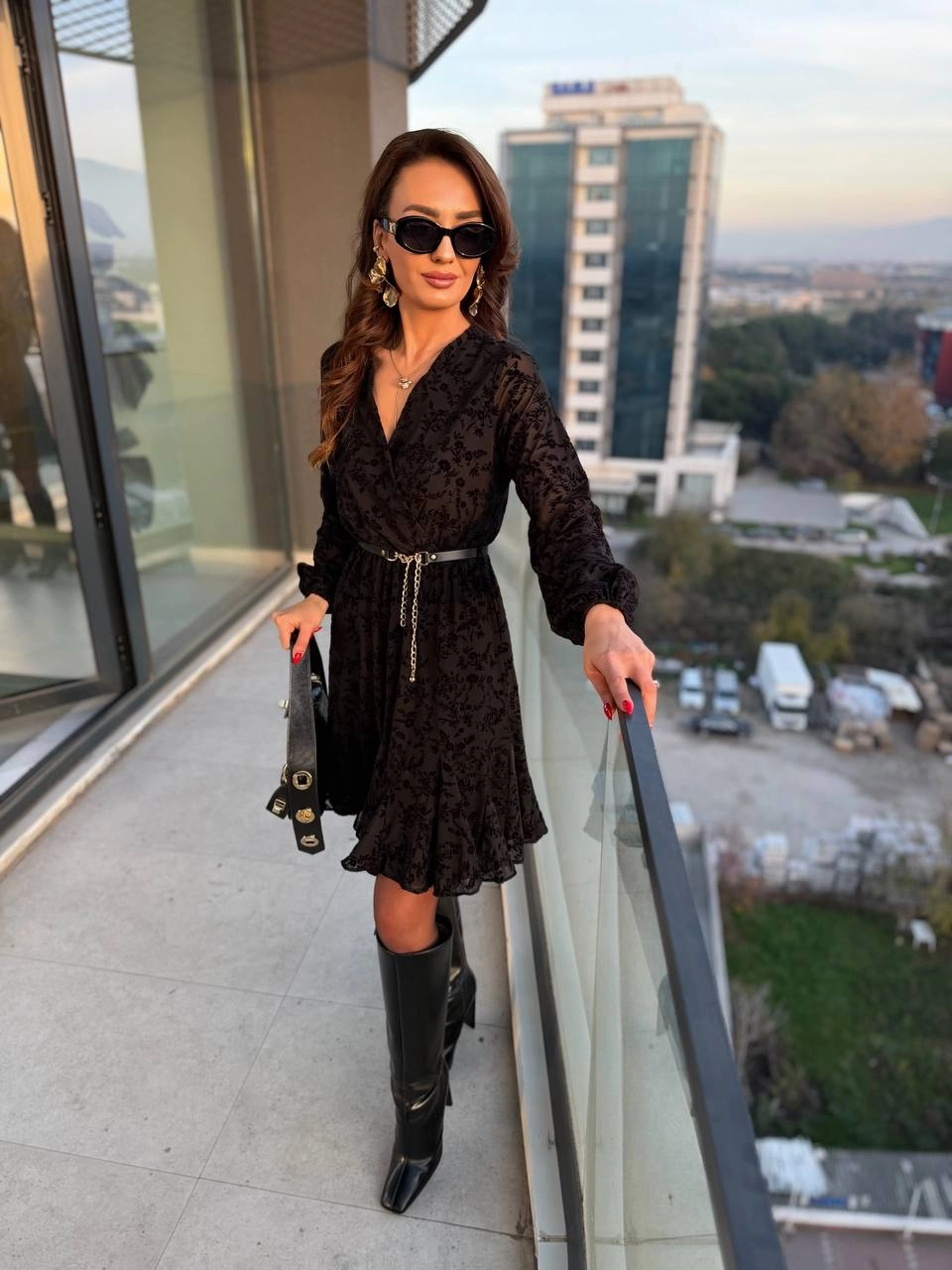 Siyah%20Kemeri%20Flok%20Baskılı%20Lüks%20Kalite%20Astarlı%20Şifon%20Elbise