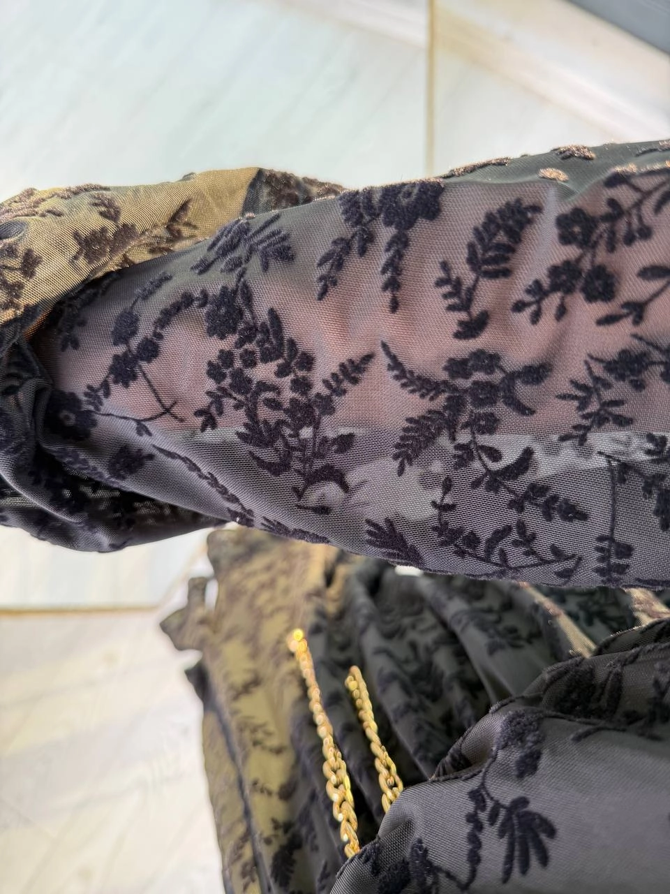 Siyah%20Kemeri%20Flok%20Baskılı%20Lüks%20Kalite%20Astarlı%20Şifon%20Elbise