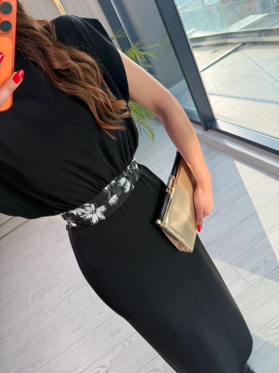 Siyah%20Kuşak%20Detaylı%20Double%20İpekli%20Krep%20Kumaş%20Uzun%20Elbise