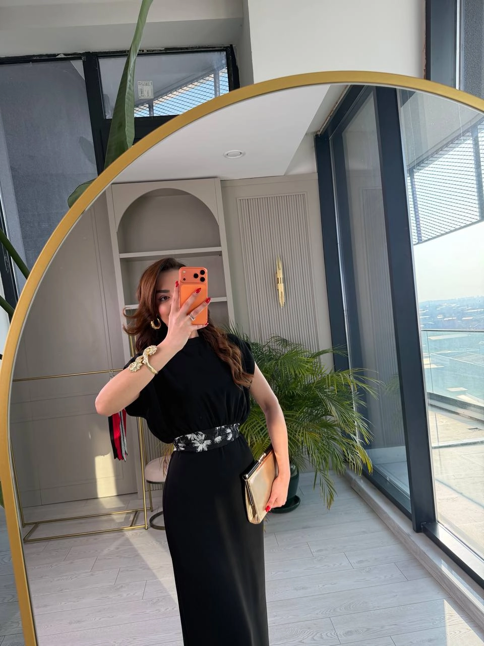 Siyah%20Kuşak%20Detaylı%20Double%20İpekli%20Krep%20Kumaş%20Uzun%20Elbise