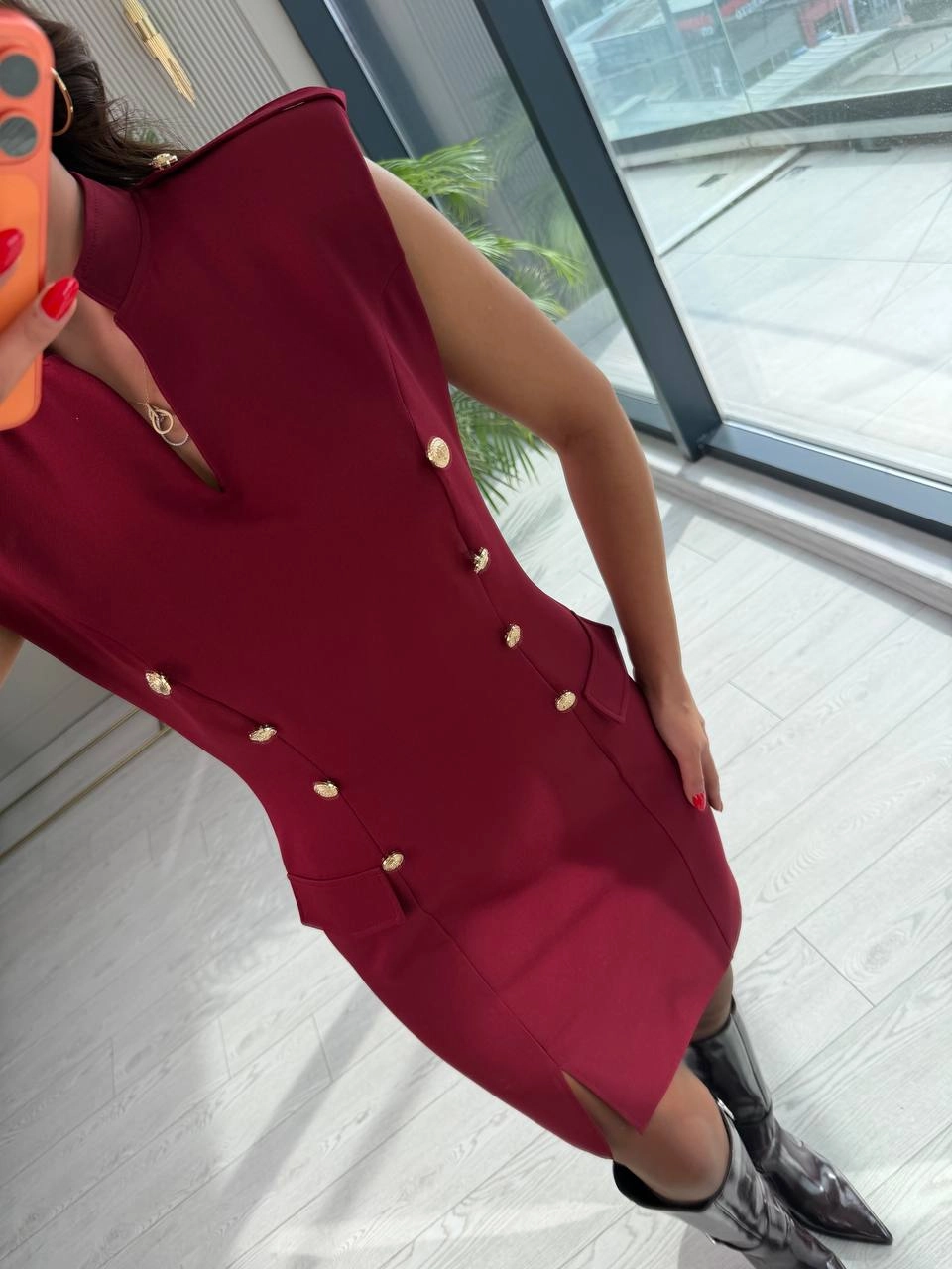Bordo%20Mango%20Düğme%20Detaylı%20Vatkalı%20Atlas%20Kumaş%20Elbise