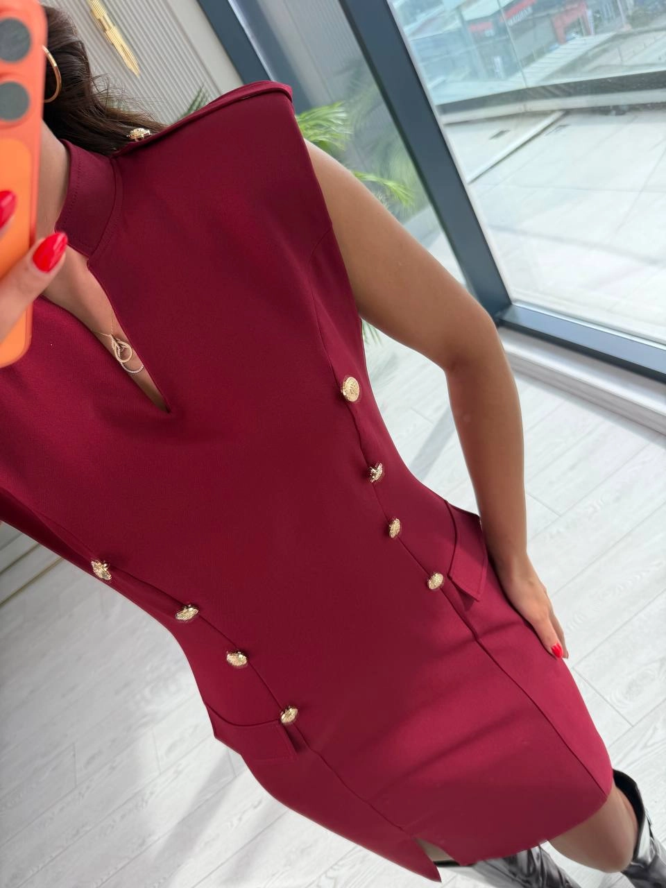 Bordo%20Mango%20Düğme%20Detaylı%20Vatkalı%20Atlas%20Kumaş%20Elbise