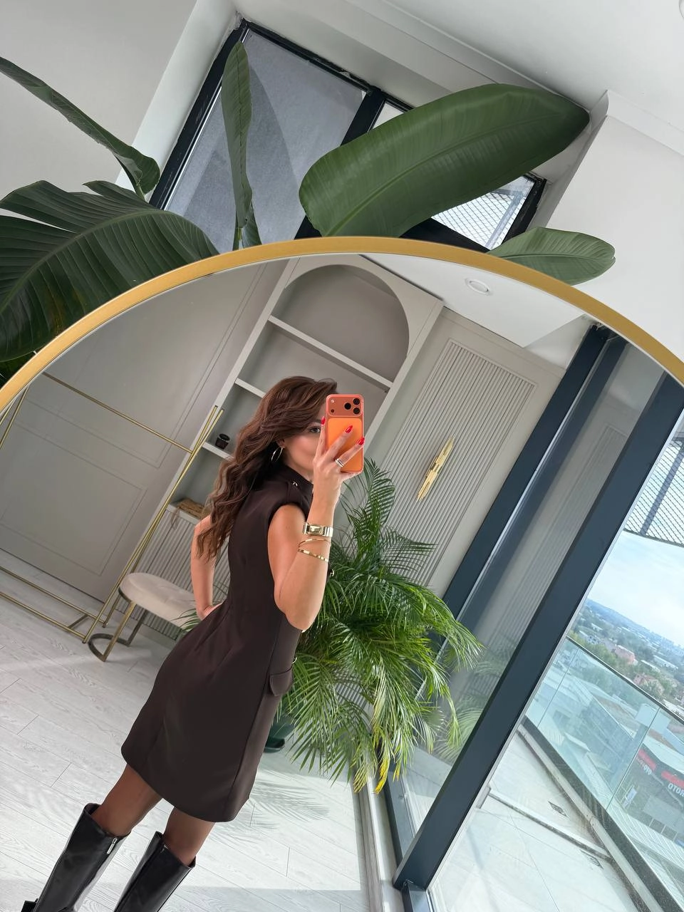 Kahverengi%20Mango%20Düğme%20Detaylı%20Vatkalı%20Atlas%20Kumaş%20Elbise