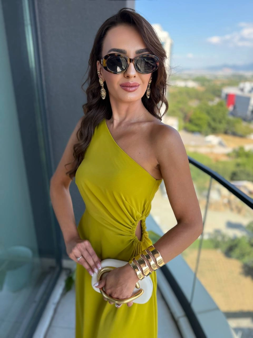 Yağ%20Yeşili%20Bel%20Pencereli%20Dubai%20Saten%20Kumaş%20Elbise