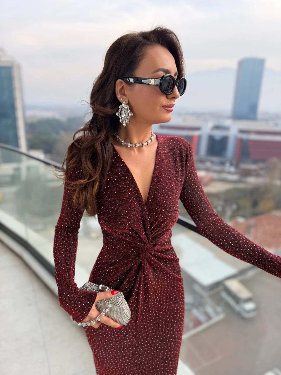 Bordo%20Bel%20Düğümlü%20Kruvaze%20Yaka%20Minimal%20Taşlı%20Likralı%20Elbise
