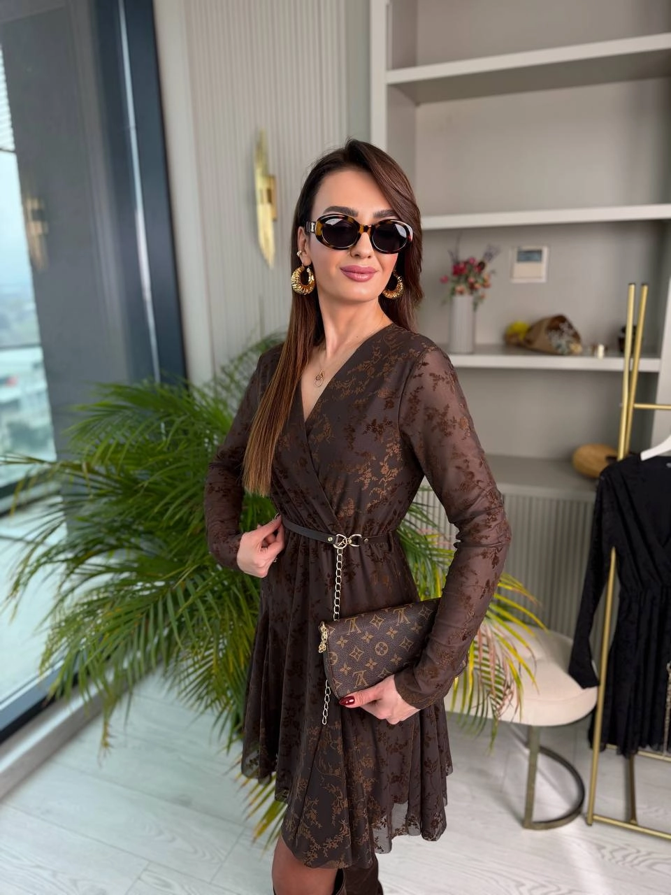 Kahverengi%20Kemerli%20Flok%20Baskı%20Elbise