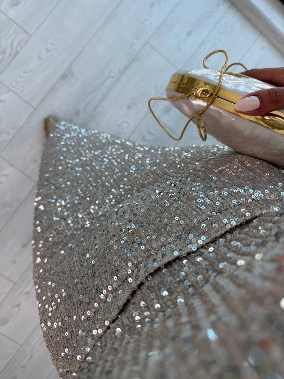Gold%20Bej%20Astarlı%20Göğüs%20Kulplu%20Lüks%20Payet%20Abiye%20Elbise