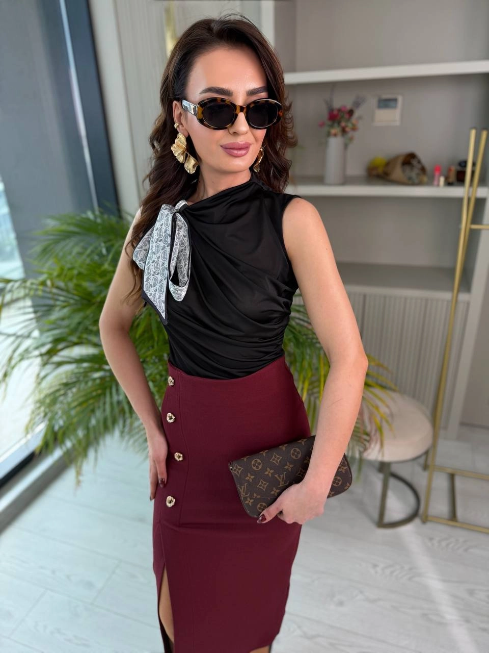 Siyah%20Fular%20Detaylı%20Likralı%20Bluz