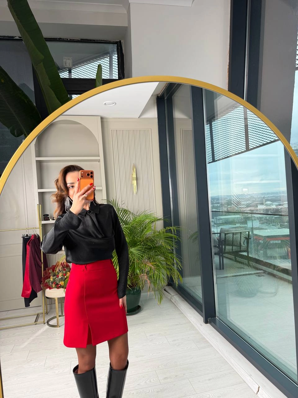 Siyah%20Degaje%20Ve%20Düğme%20Yakalı%20Bluz