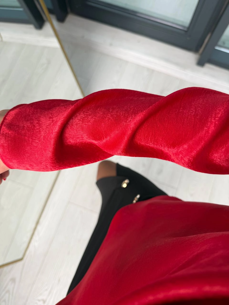 Kırmızı%20Degaje%20Ve%20Düğme%20Yakalı%20Bluz