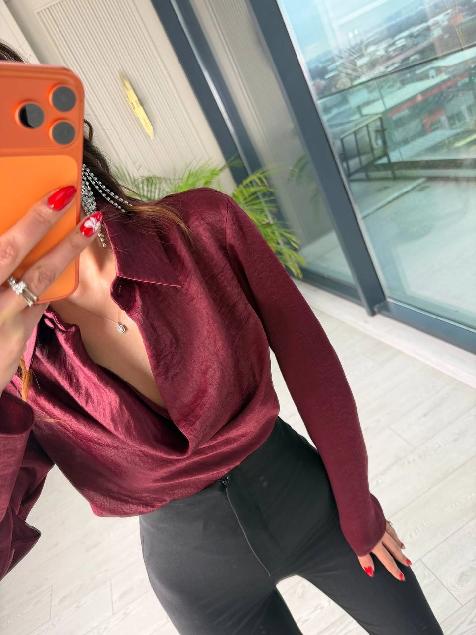 Bordo%20Degaje%20Ve%20Düğme%20Yakalı%20Bluz