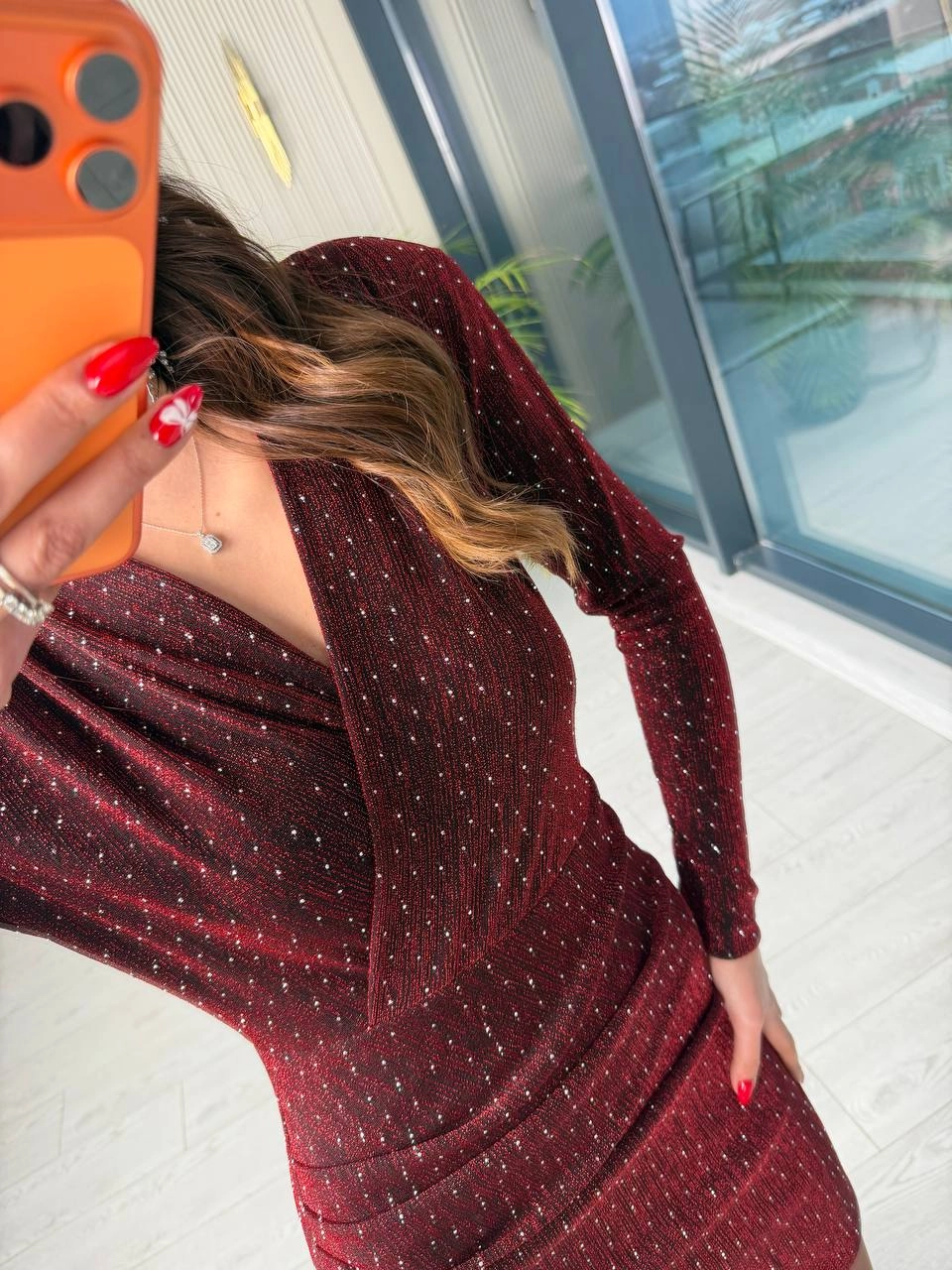 Bordo%20Minimal%20Taşlı%20Likralı%20Mini%20Elbise