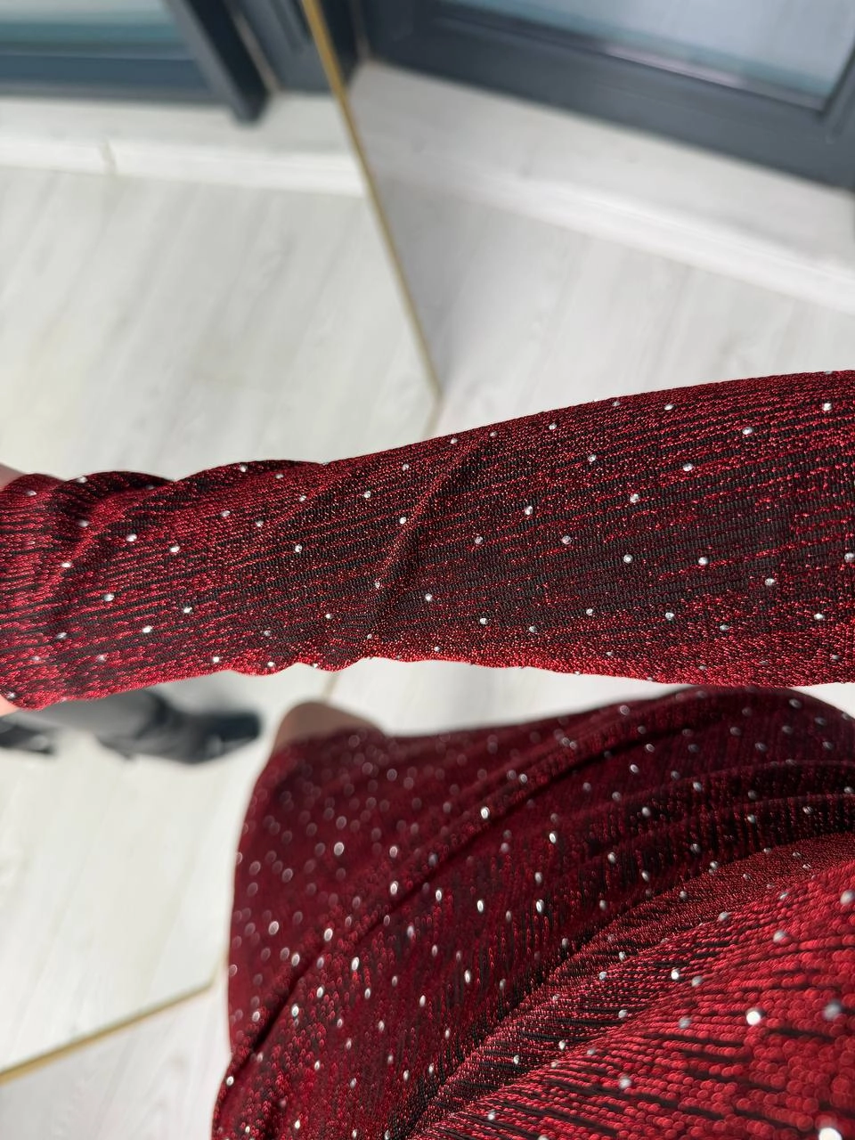 Bordo%20Minimal%20Taşlı%20Likralı%20Mini%20Elbise