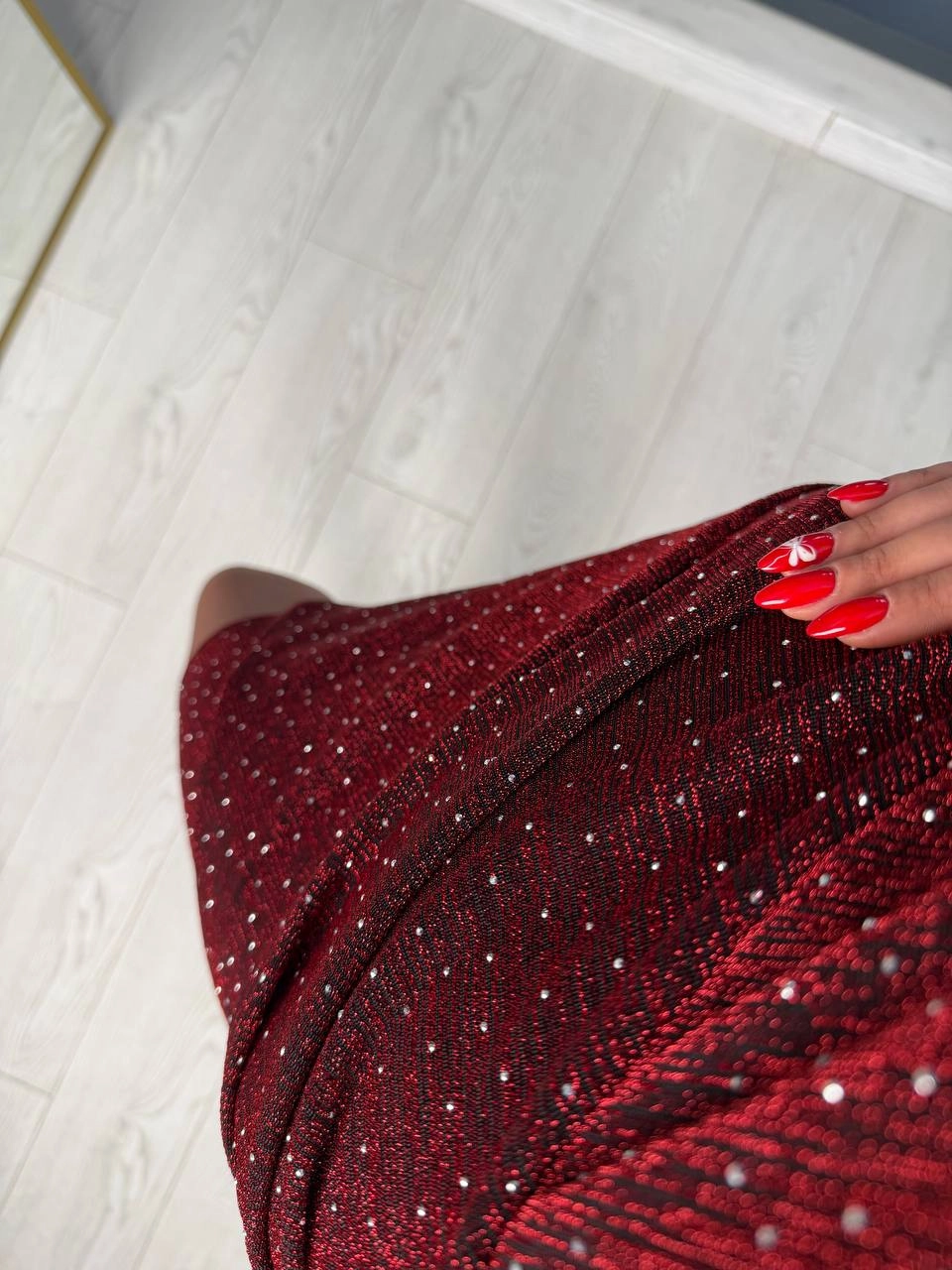 Bordo%20Minimal%20Taşlı%20Likralı%20Mini%20Elbise