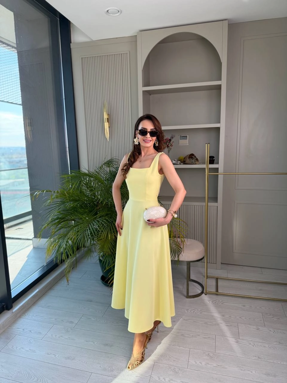 Sarı%20Kuşak%20Detaylı%20Double%20Krep%20Kumaş%20Çan%20Elbise