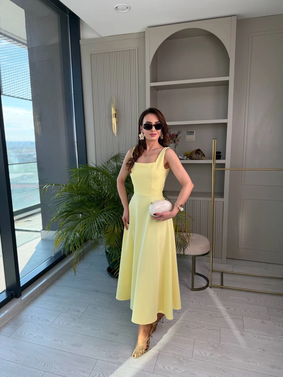 Sarı%20Kuşak%20Detaylı%20Double%20Krep%20Kumaş%20Çan%20Elbise