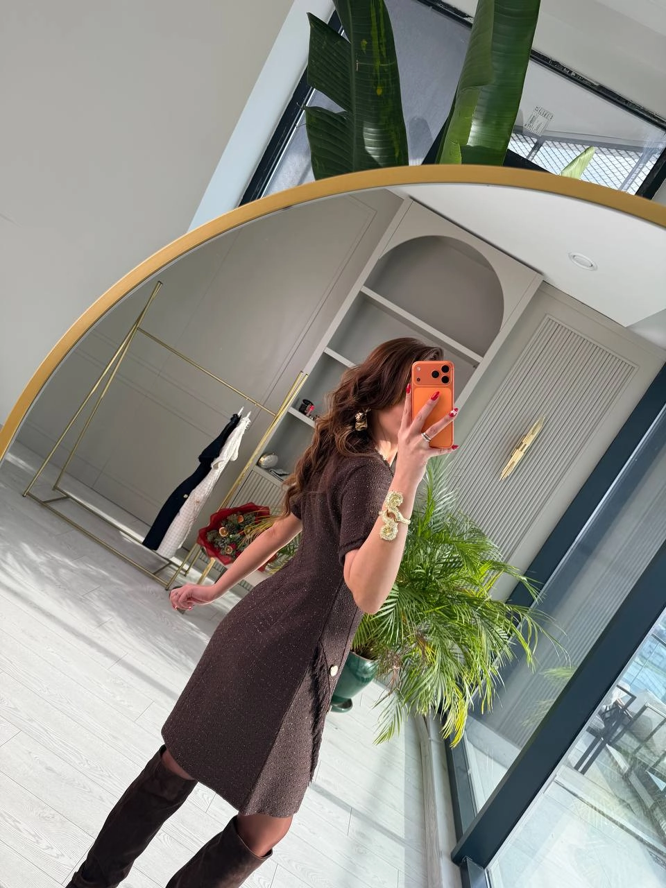 Kahverengi%20Eteği%20Düğme%20Detaylı%20Premium%20Seri%20Tuvid%20Elbise