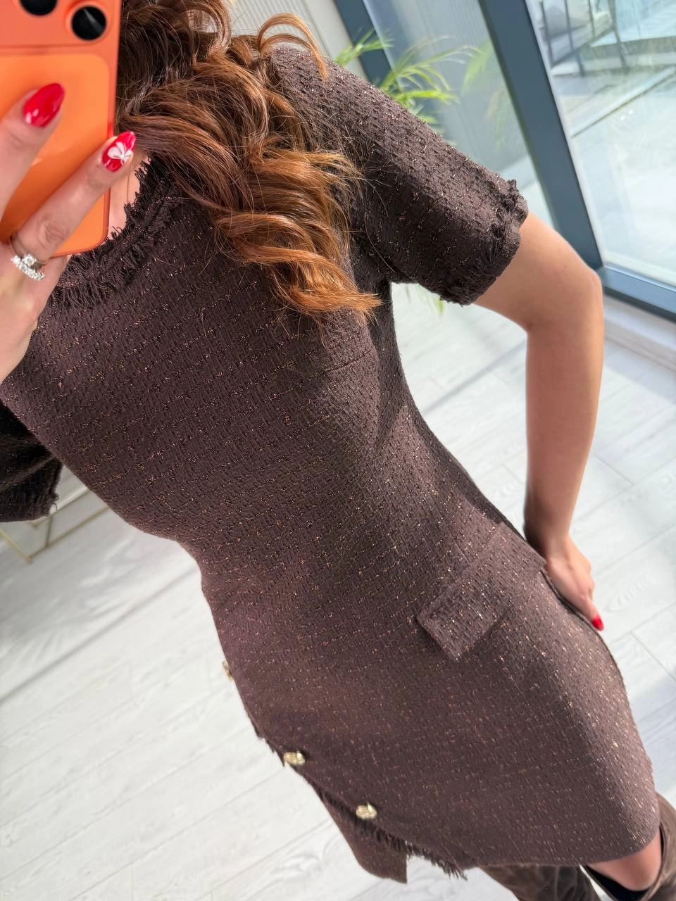 Kahverengi%20Eteği%20Düğme%20Detaylı%20Premium%20Seri%20Tuvid%20Elbise