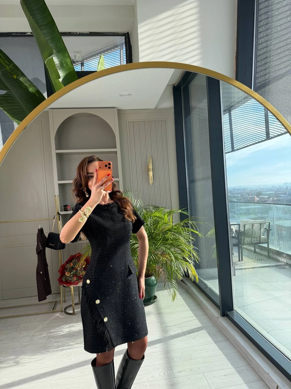 Siyah%20Eteği%20Düğme%20Detaylı%20Premium%20Seri%20Tuvid%20Elbise