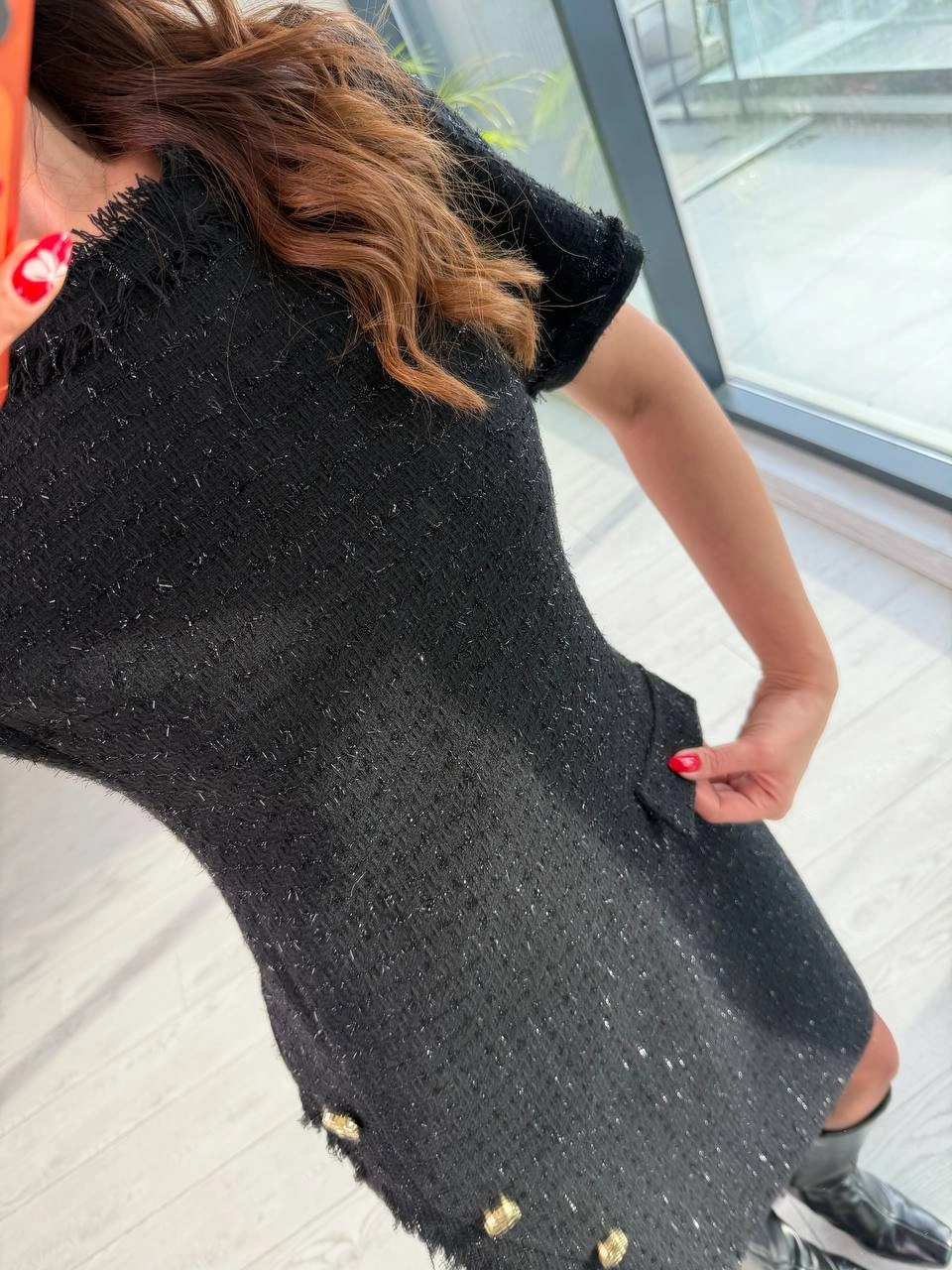 Siyah%20Eteği%20Düğme%20Detaylı%20Premium%20Seri%20Tuvid%20Elbise