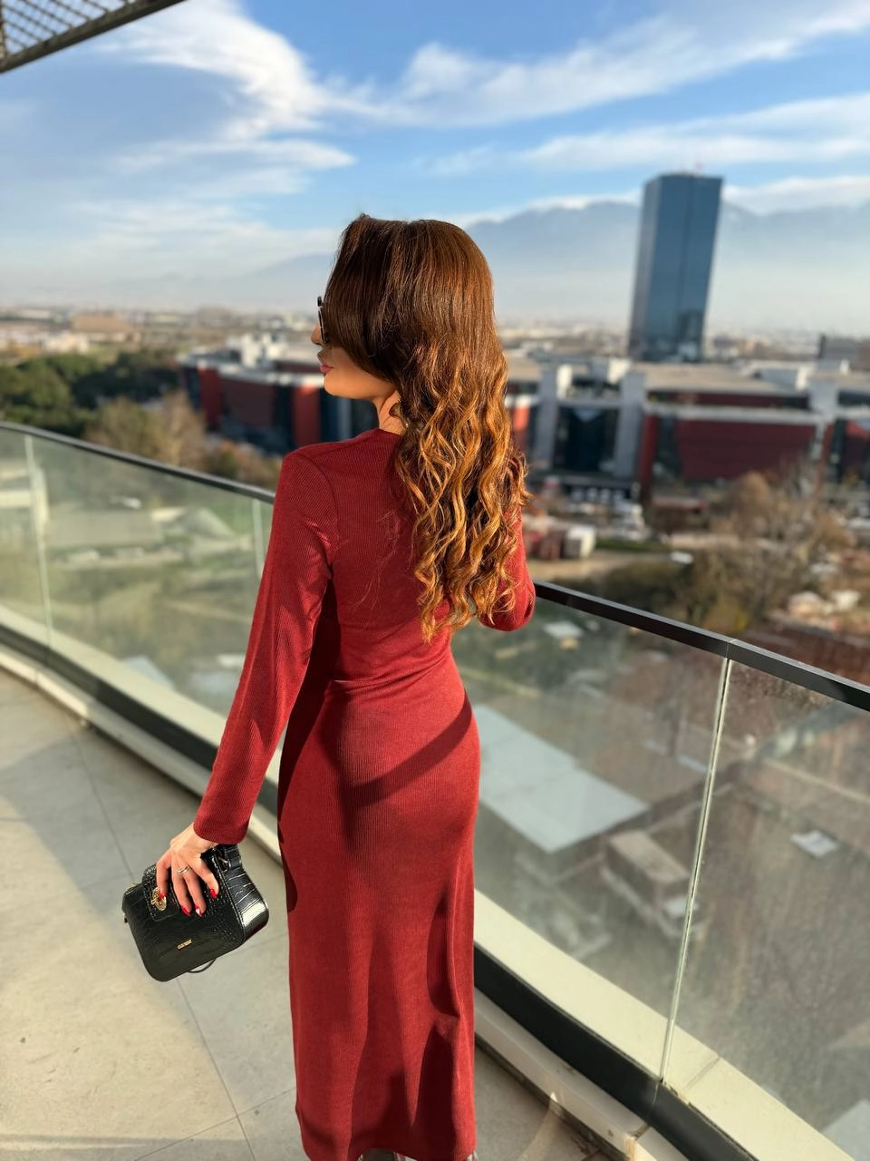 Bordo%20Fitilli%20Broşlu%20Likralı%20Tok%20Kaşkorse%20Kumaş%20Degaje%20Elbise