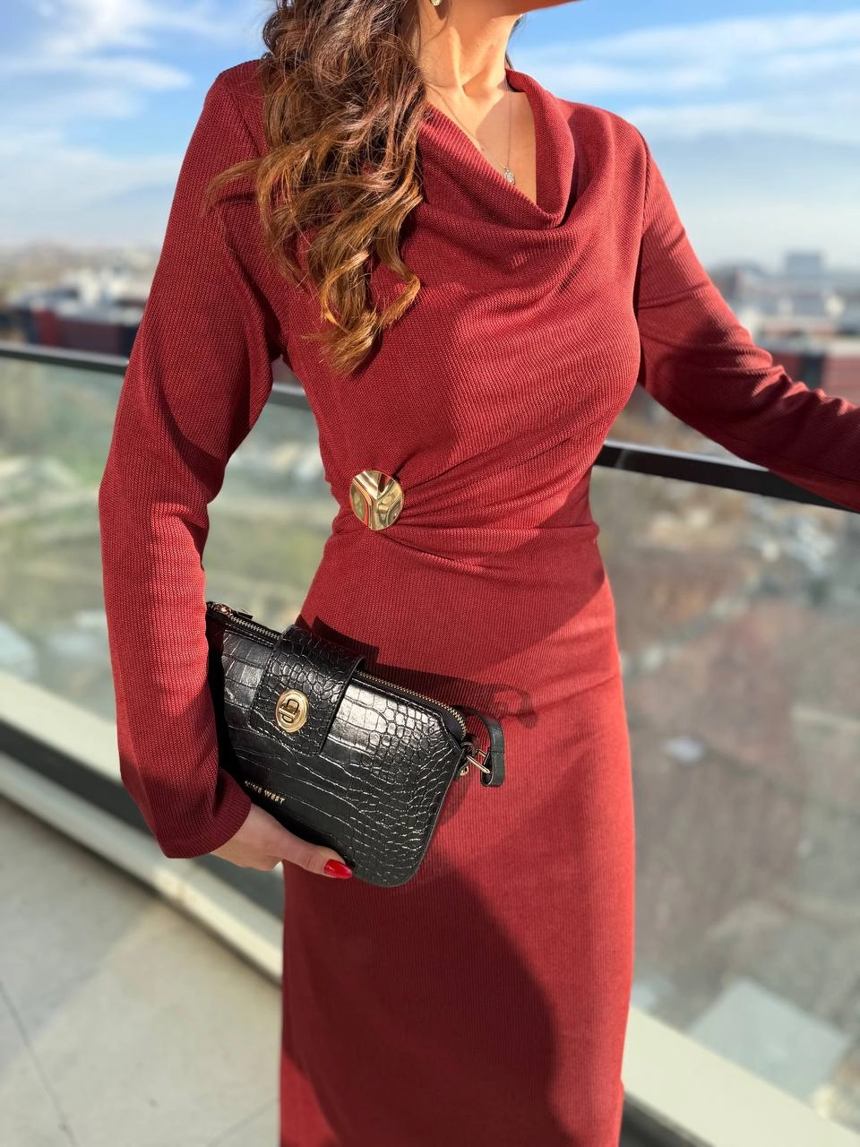 Bordo%20Fitilli%20Broşlu%20Likralı%20Tok%20Kaşkorse%20Kumaş%20Degaje%20Elbise