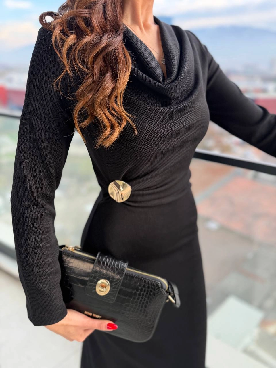 Siyah%20Fitilli%20Broşlu%20Likralı%20Tok%20Kaşkorse%20Kumaş%20Degaje%20Elbise