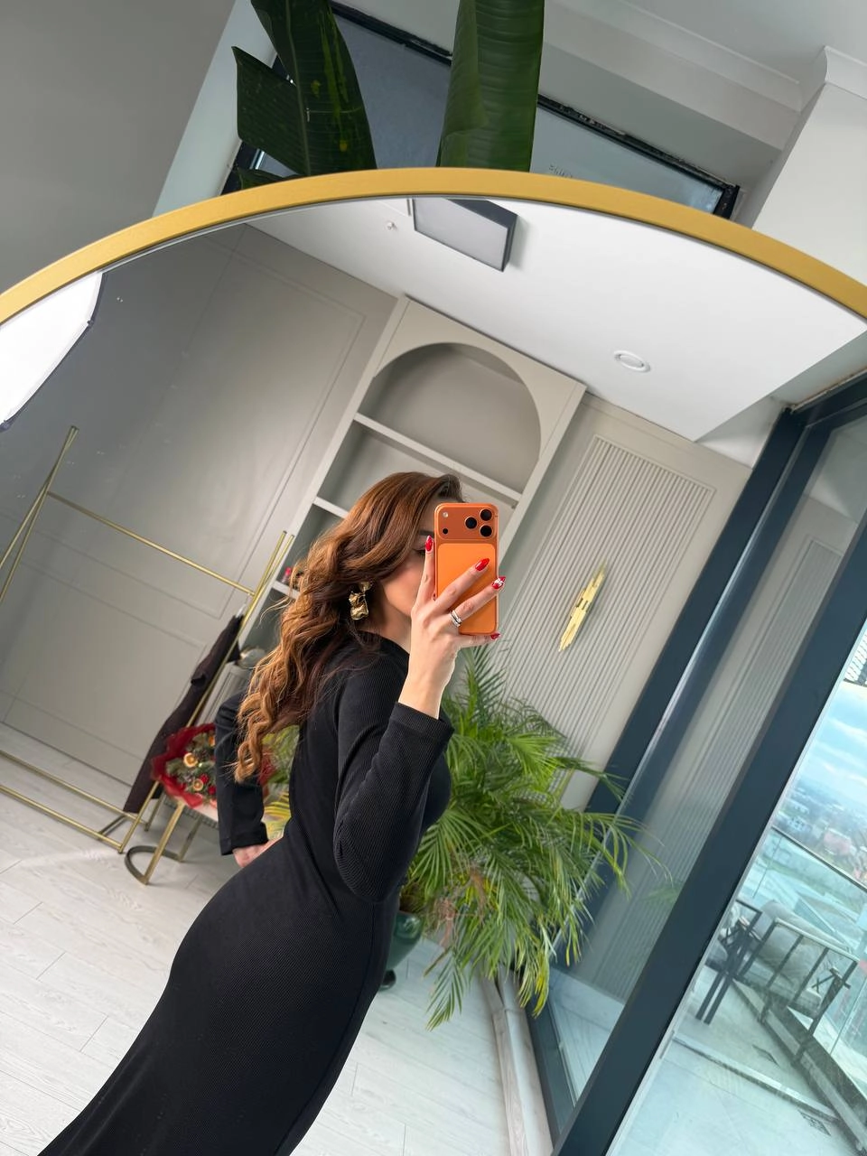 Siyah%20Fitilli%20Broşlu%20Likralı%20Tok%20Kaşkorse%20Kumaş%20Degaje%20Elbise