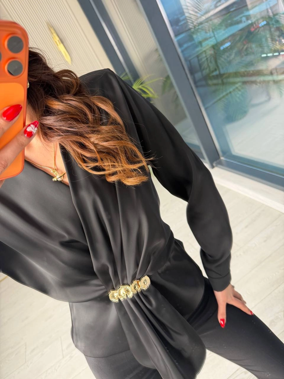 Siyah%20Lüks%20Kalite%20Bel%20Detay%20Tok%20Saten%20Bluz