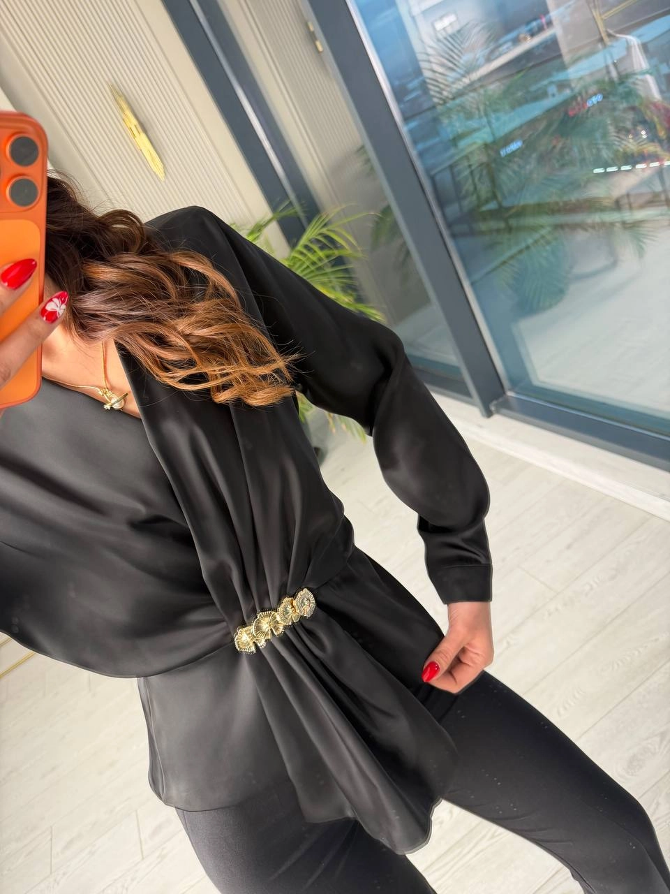 Siyah%20Lüks%20Kalite%20Bel%20Detay%20Tok%20Saten%20Bluz