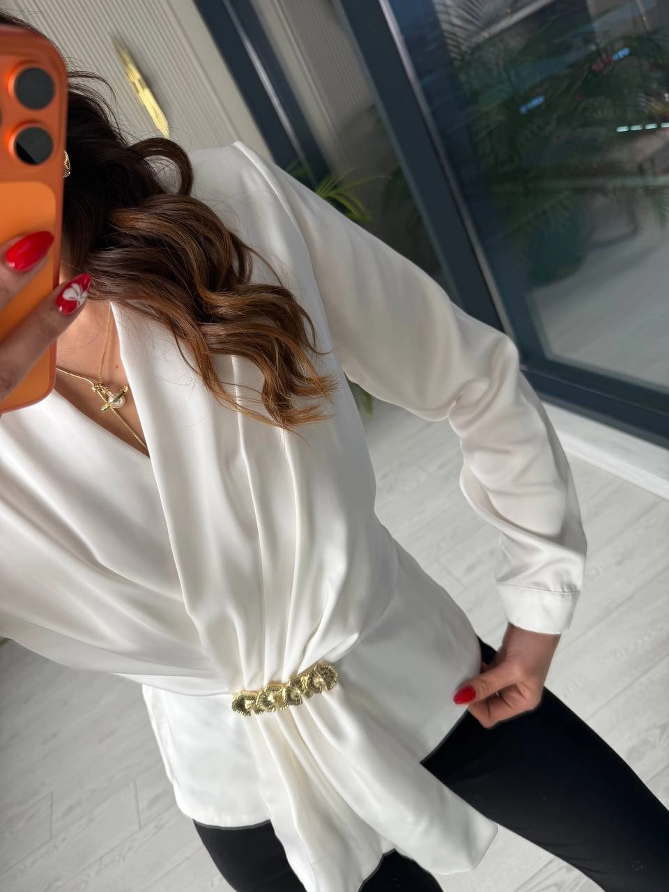 Ekru%20Lüks%20Kalite%20Bel%20Detay%20Tok%20Saten%20Bluz