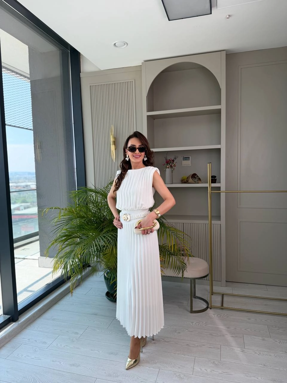 Beyaz%20Zara%20Model%20Astarlı%20Tok%20Krep%20Kumaş%20Piliseli%20Elbise