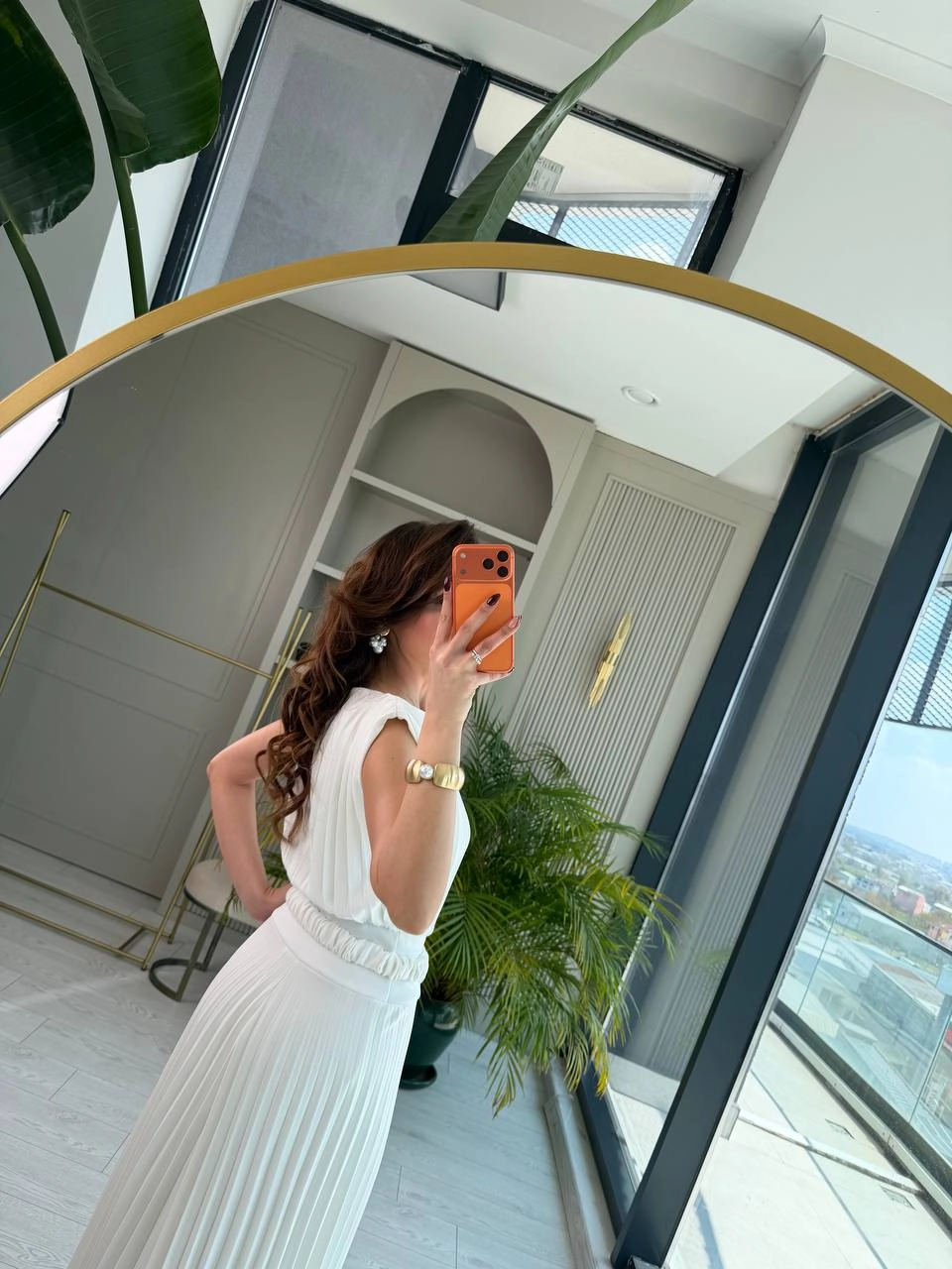 Beyaz%20Zara%20Model%20Astarlı%20Tok%20Krep%20Kumaş%20Piliseli%20Elbise