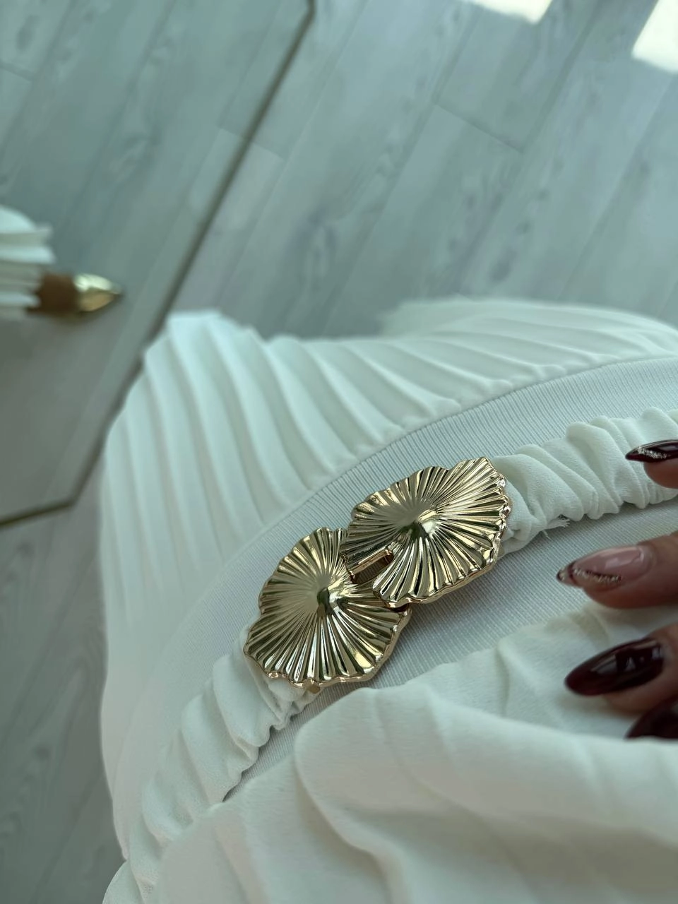 Beyaz%20Zara%20Model%20Astarlı%20Tok%20Krep%20Kumaş%20Piliseli%20Elbise